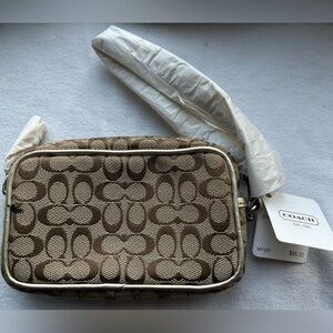 Coach Wristlet pouch